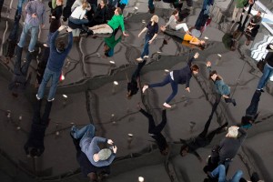 antony-gormley-horizon-field-deichtorhallen-hamburg-henning-rogge-3