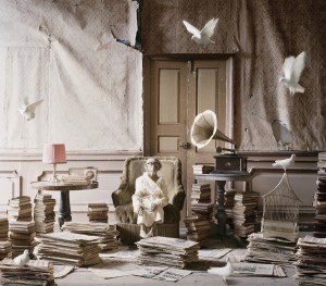 To the moon...and home liten